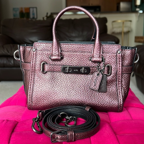Coach Swagger Bag-EUC - Picture 2 of 15